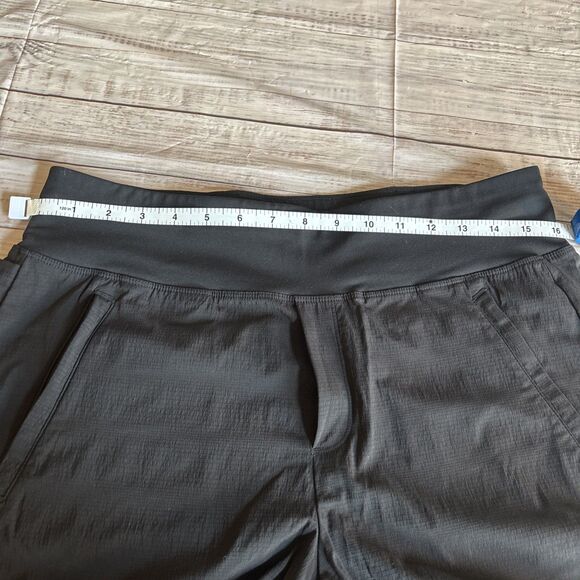 ATHLETA Trekkie North Shorts Hiking Walking 3.5” Black Women’s 10 - Picture 7 of 8